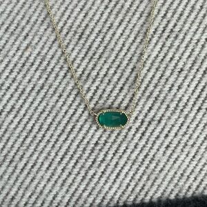 NWT Kendra Scott green pendant necklace